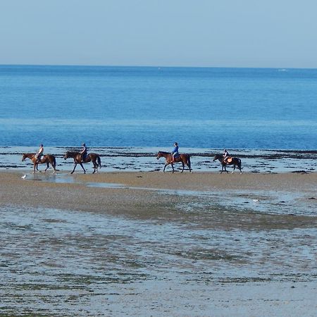 Le Clos Normand Hotel Saint-Aubin-sur-Mer  Екстериор снимка